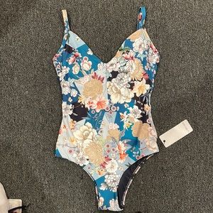 TAGS ON Monte&Lou one piece bathing suit with texture and cups